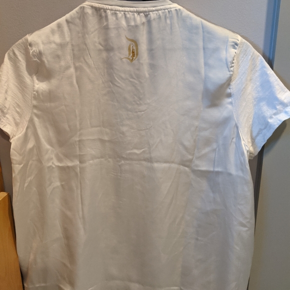 Disney parks women's L top - Picture 3 of 4